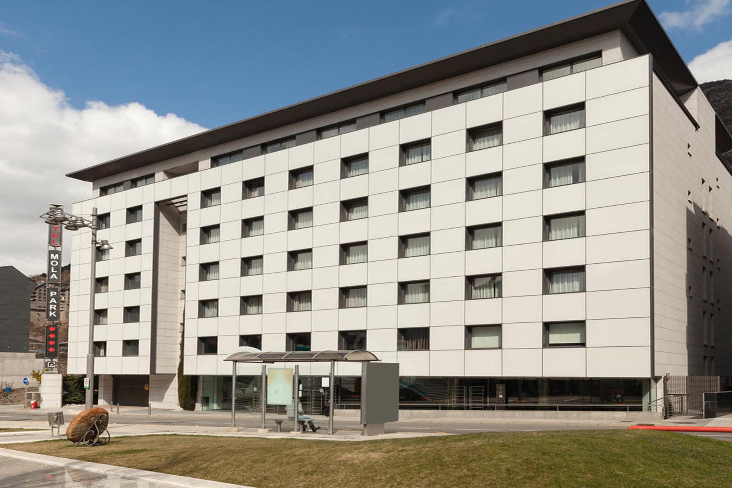 Yomo Mola Park Hotel 4*